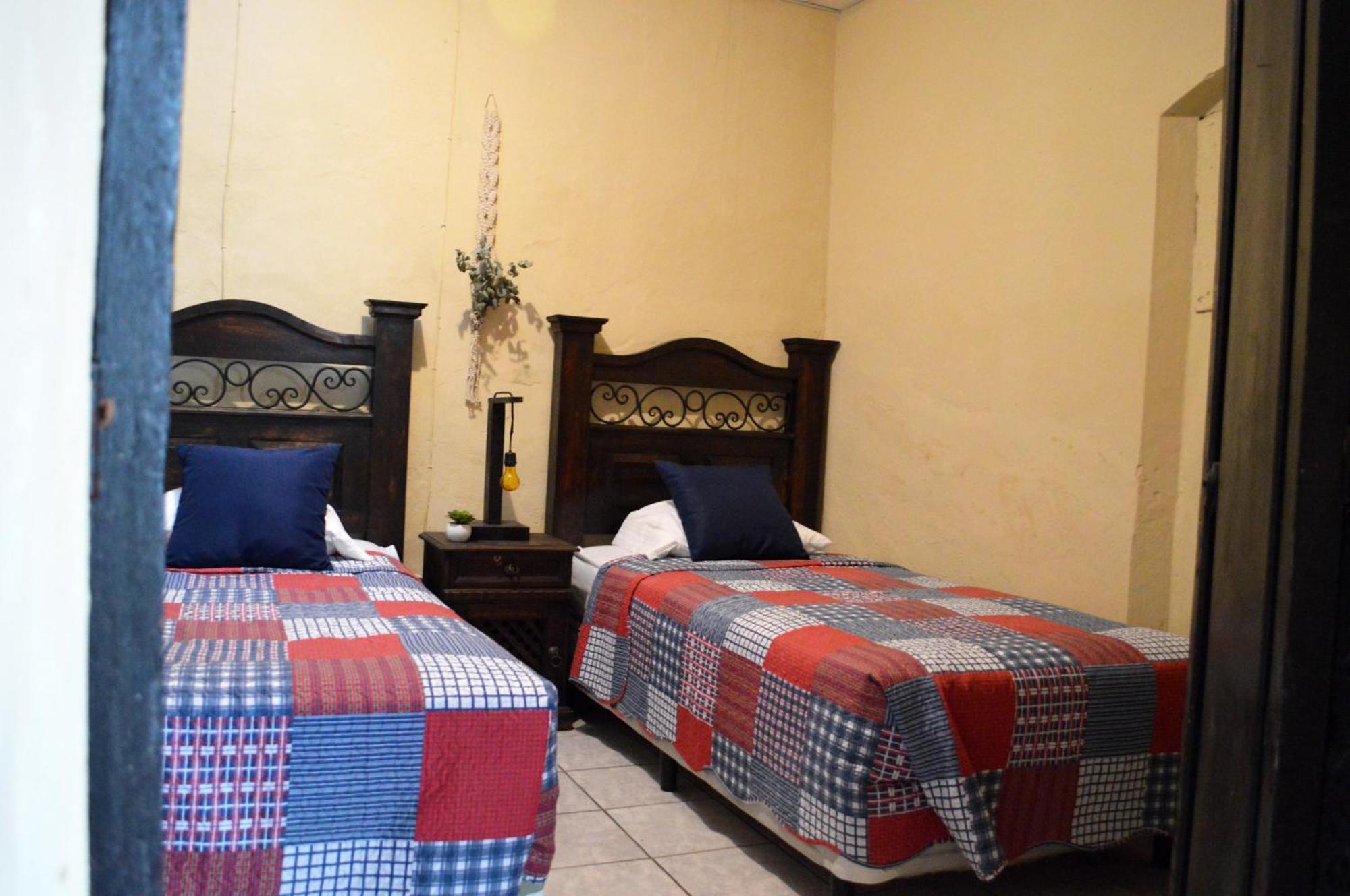 אנטיגואה גואטמלה Ave Del Paraiso Guest House מראה חיצוני תמונה