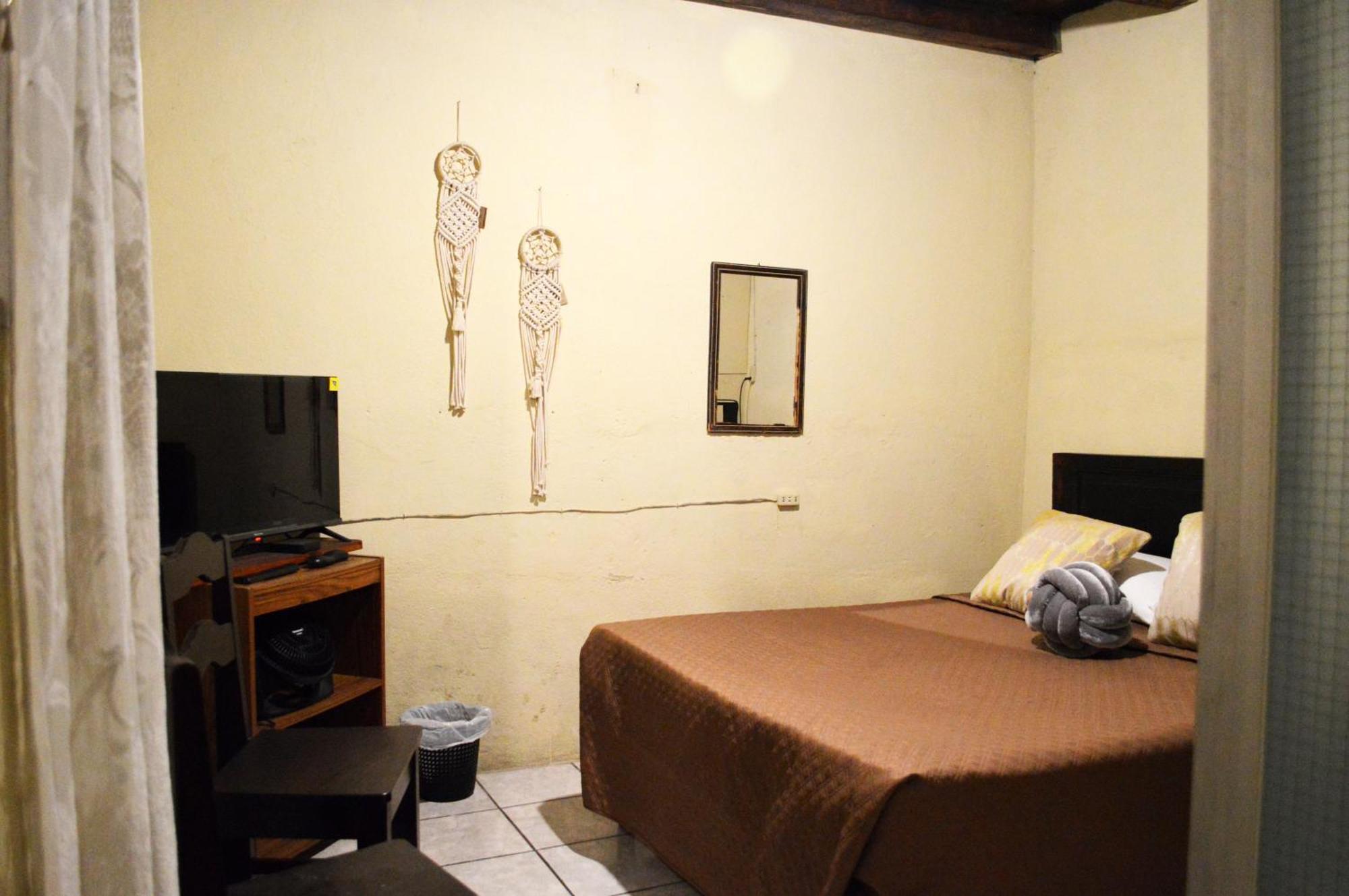 אנטיגואה גואטמלה Ave Del Paraiso Guest House מראה חיצוני תמונה